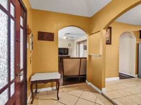 4930 Holloway Drive, Houston TX 77048