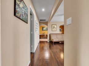 4930 Holloway Drive, Houston TX 77048