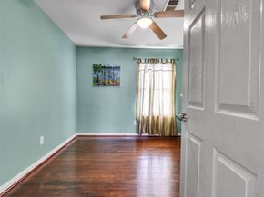 4930 Holloway Drive, Houston TX 77048