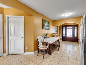 4930 Holloway Drive, Houston TX 77048