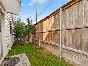 350 Eado Park Circle, Houston TX 77020