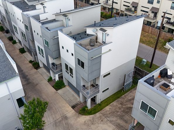 350 Eado Park Circle, Houston TX 77020