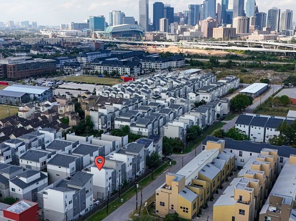 350 Eado Park Circle, Houston TX 77020