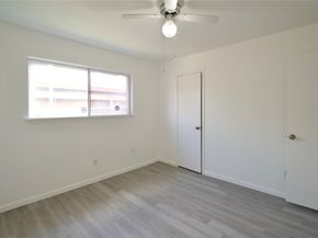 6219 Darlinghurst Drive, Houston TX 77085