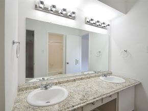 6219 Darlinghurst Drive, Houston TX 77085