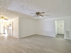 6219 Darlinghurst Drive, Houston TX 77085