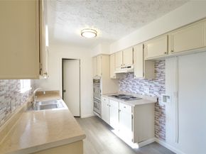 6219 Darlinghurst Drive, Houston TX 77085