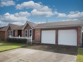 6219 Darlinghurst Drive, Houston TX 77085