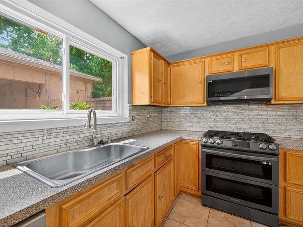 15818 Alta Mar Drive, Houston TX 77083