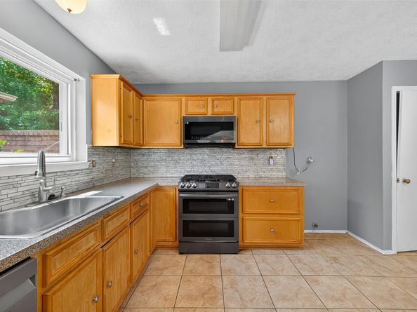 15818 Alta Mar Drive, Houston TX 77083