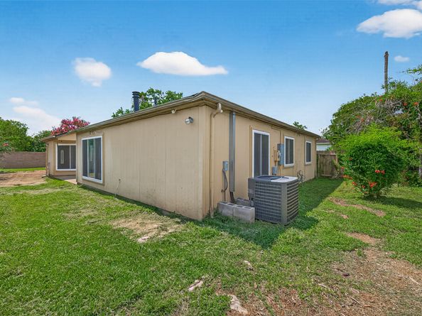 15818 Alta Mar Drive, Houston TX 77083