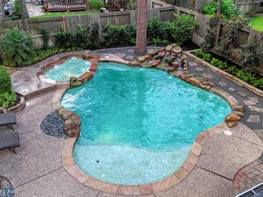 911 Chisel Point Drive, Houston TX 77094