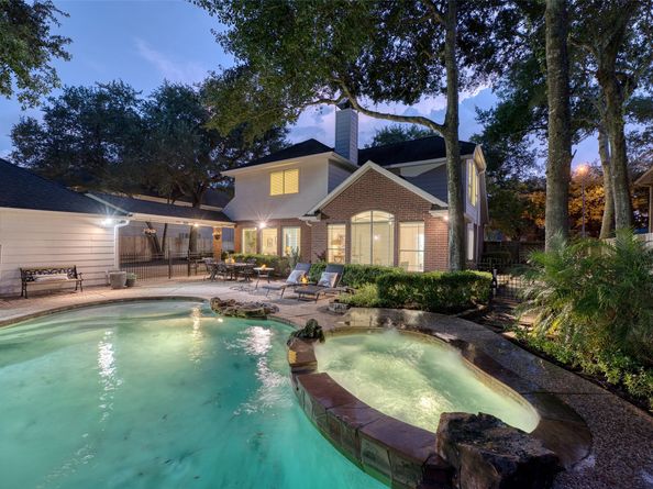 911 Chisel Point Drive, Houston TX 77094