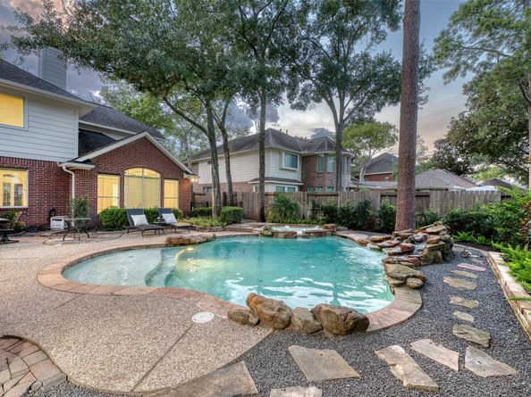 911 Chisel Point Drive, Houston TX 77094