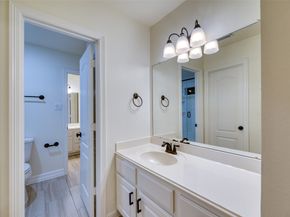 911 Chisel Point Drive, Houston TX 77094