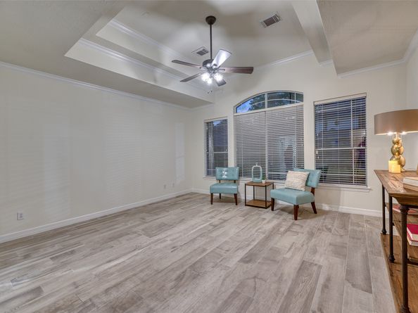 911 Chisel Point Drive, Houston TX 77094