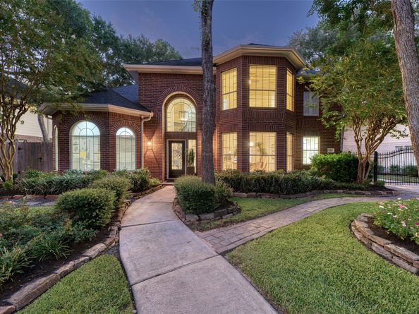 911 Chisel Point Drive, Houston TX 77094