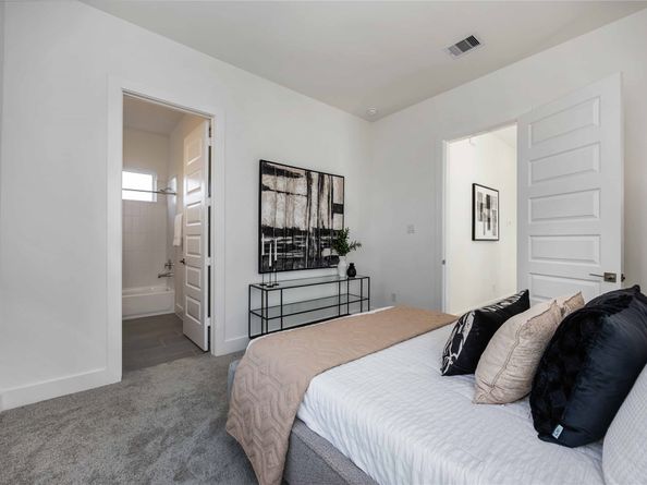 4415 Caroline St, Houston TX 77004