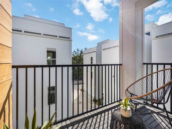 4415 Caroline St, Houston TX 77004