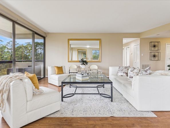 49 Briar Hollow Lane 505, Houston TX 77027