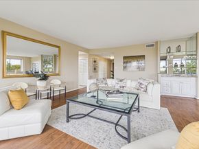 49 Briar Hollow Lane 505, Houston TX 77027