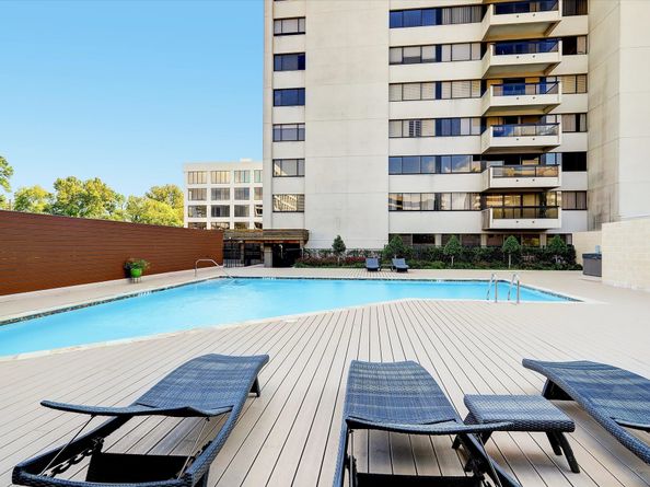 49 Briar Hollow Lane 505, Houston TX 77027