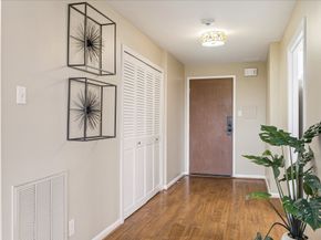 49 Briar Hollow Lane 505, Houston TX 77027