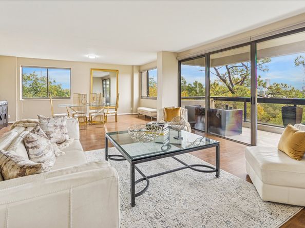 49 Briar Hollow Lane 505, Houston TX 77027