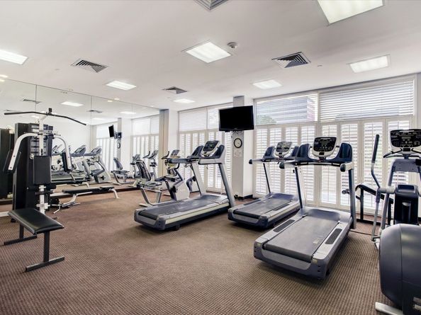 49 Briar Hollow Lane 505, Houston TX 77027