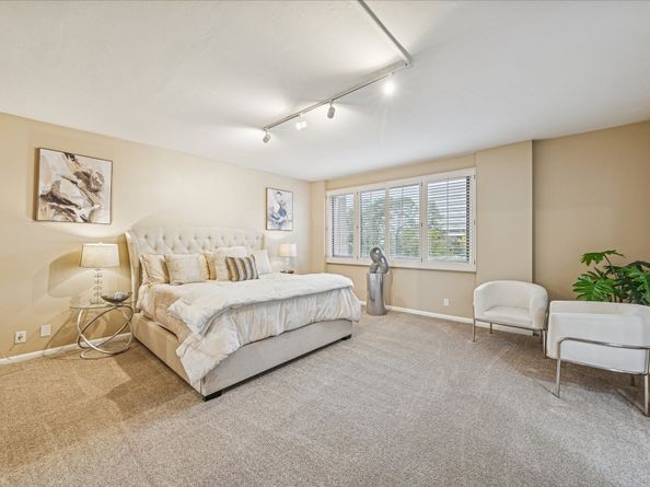 49 Briar Hollow Lane 505, Houston TX 77027