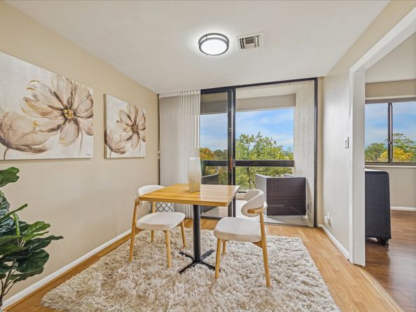 49 Briar Hollow Lane 505, Houston TX 77027