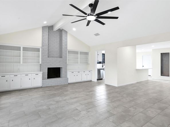 8726 Wildforest Drive, Houston TX 77088