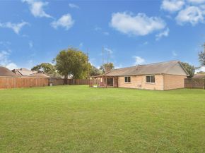 8726 Wildforest Drive, Houston TX 77088