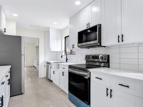 8726 Wildforest Drive, Houston TX 77088