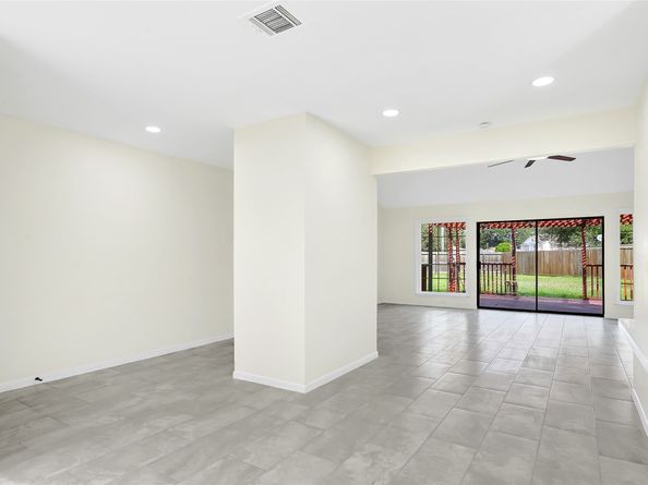 8726 Wildforest Drive, Houston TX 77088