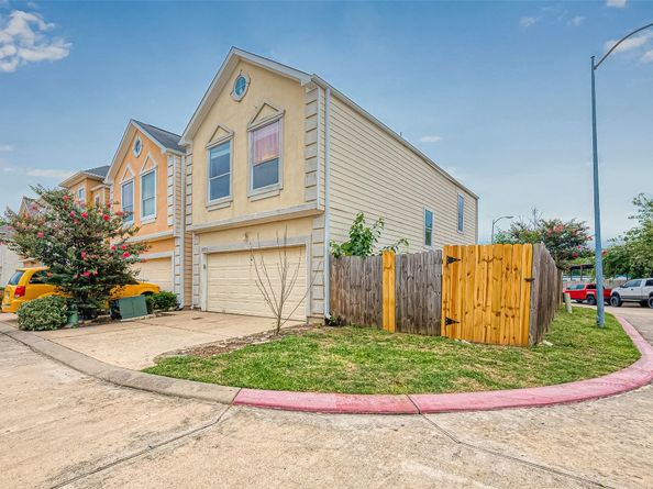 10355 Panther Point Drive, Houston TX 77099
