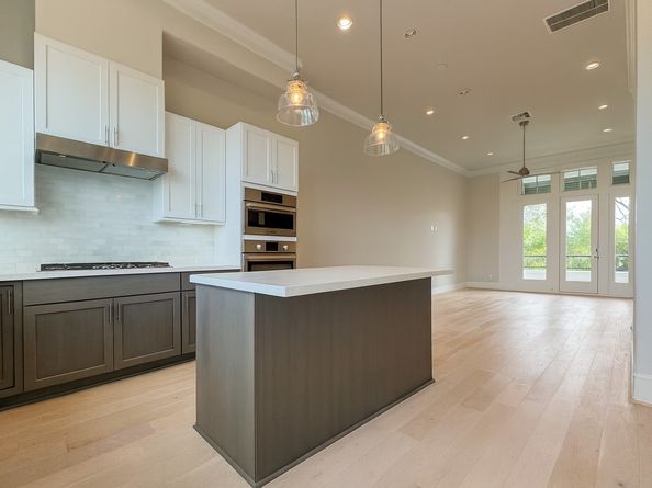 2745 Providence Street, Houston TX 77020