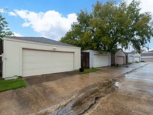 1911 Trixie Lane, Houston TX 77042