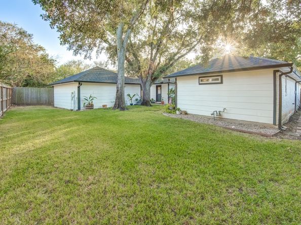 1711 S Kirkwood Road, Houston TX 77077