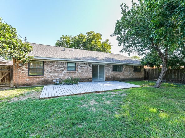 7015 Pine Vista Lane, Houston TX 77092