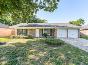 7015 Pine Vista Lane, Houston TX 77092