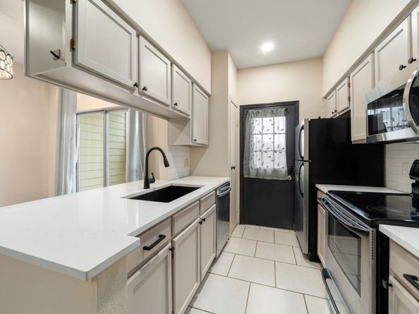 7575 Cambridge Street 1604, Houston TX 77054