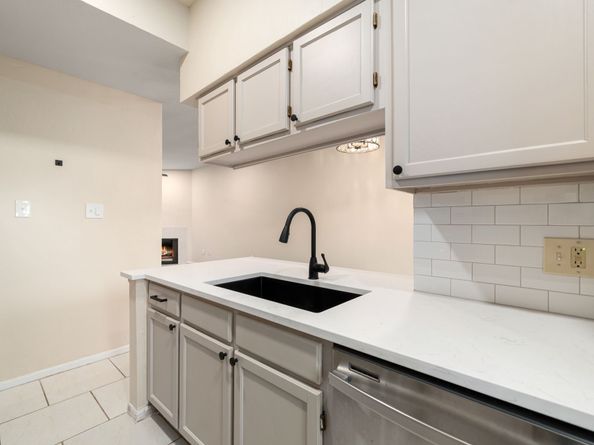 7575 Cambridge Street 1604, Houston TX 77054