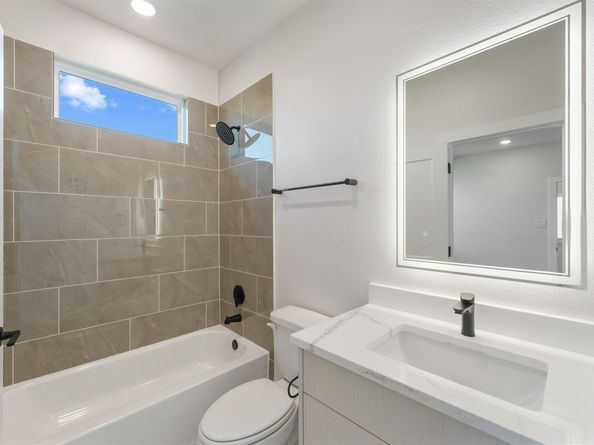 4707 Thornton Villas Lane, Houston TX 77018