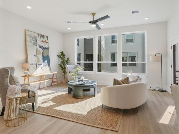 4707 Thornton Villas Lane, Houston TX 77018