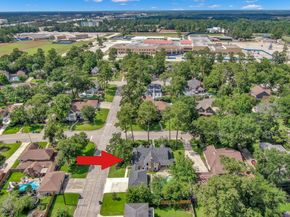 402 Pine Manor Dr, Conroe TX 77385