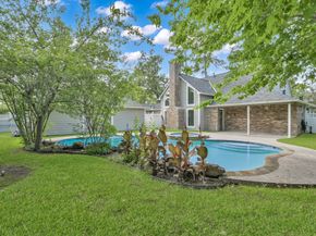 402 Pine Manor Dr, Conroe TX 77385