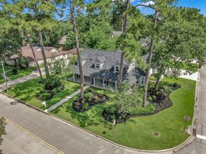 402 Pine Manor Dr, Conroe TX 77385