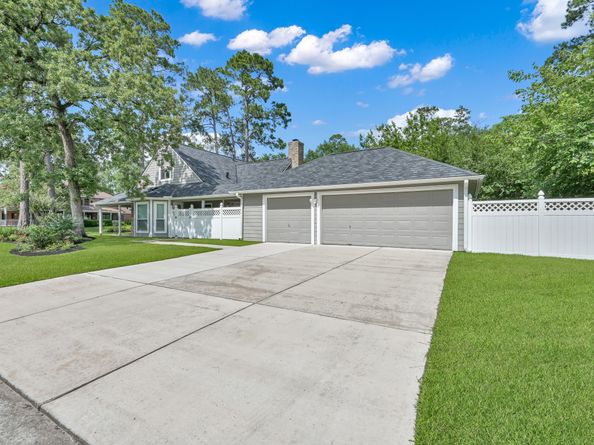 402 Pine Manor Dr, Conroe TX 77385