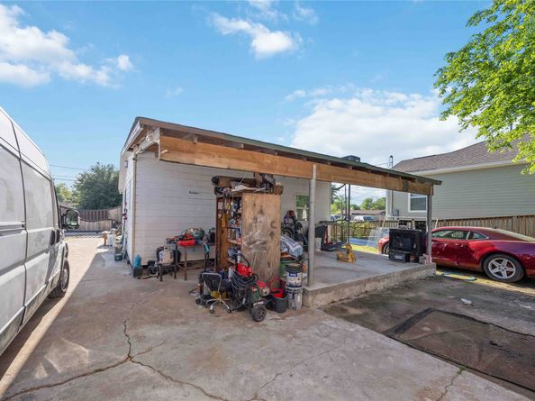 2311 Russell Street, Houston TX 77026